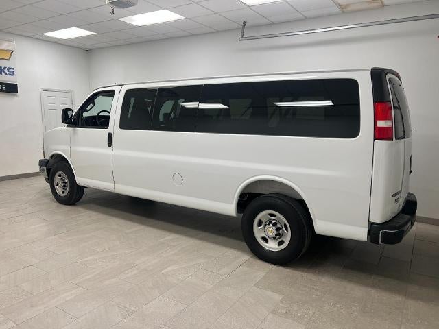 2025 Chevrolet Express Passenger 1LT