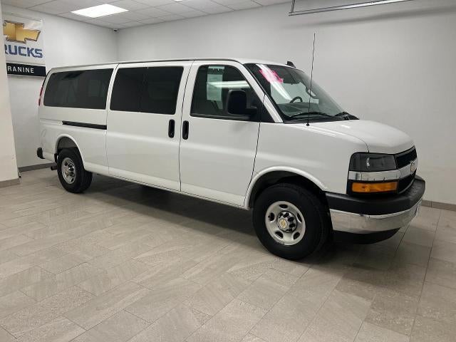 2025 Chevrolet Express Passenger 1LT