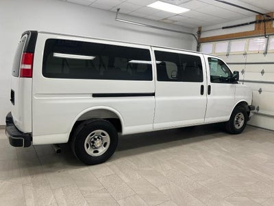 2025 Chevrolet Express Passenger 1LT