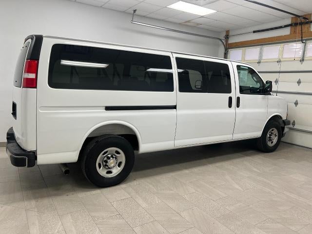 2025 Chevrolet Express Passenger 1LT