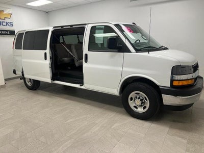 2025 Chevrolet Express Passenger 1LT