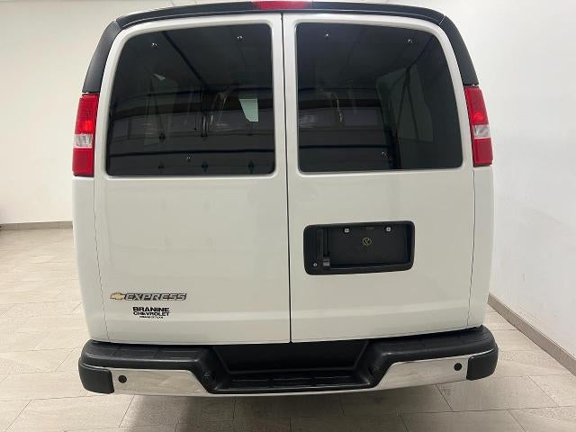 2025 Chevrolet Express Passenger 1LT