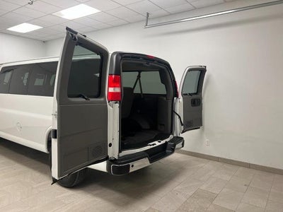 2025 Chevrolet Express Passenger 1LT