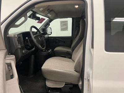 2025 Chevrolet Express Passenger 1LT