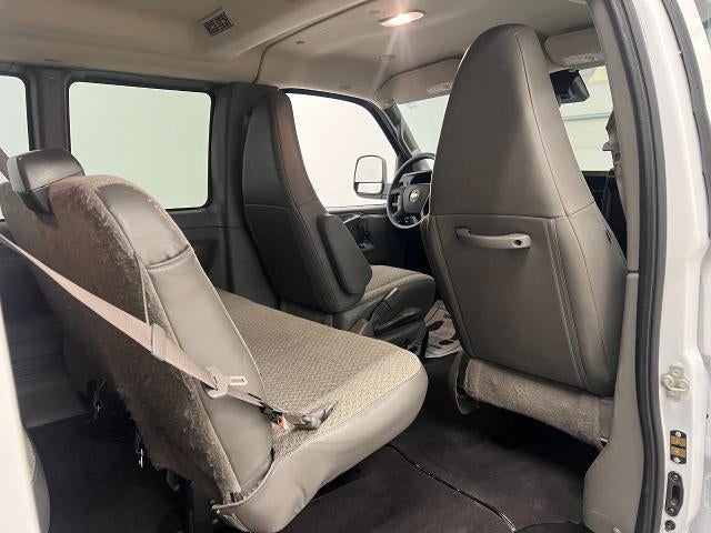 2025 Chevrolet Express Passenger 1LT
