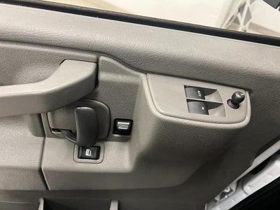 2025 Chevrolet Express Passenger 1LT