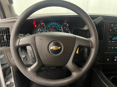 2025 Chevrolet Express Passenger 1LT