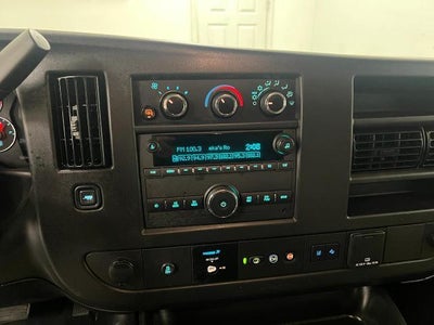 2025 Chevrolet Express Passenger 1LT