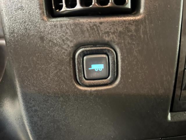 2025 Chevrolet Express Passenger 1LT