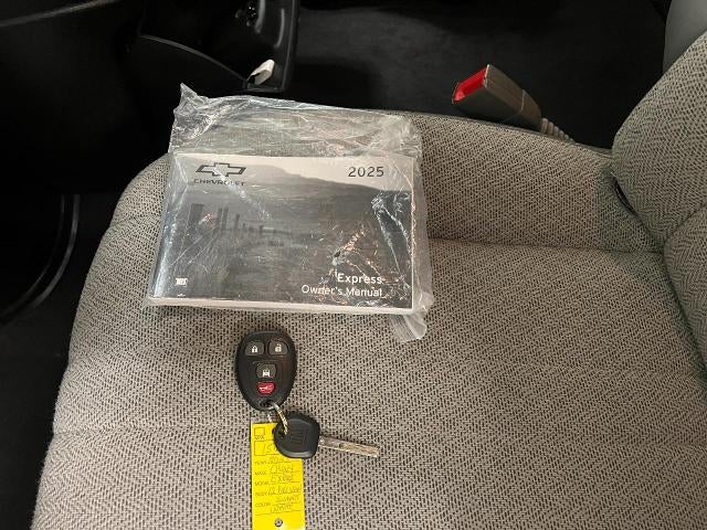 2025 Chevrolet Express Passenger 1LT