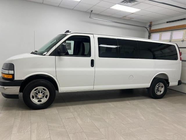 2025 Chevrolet Express Passenger 1LT