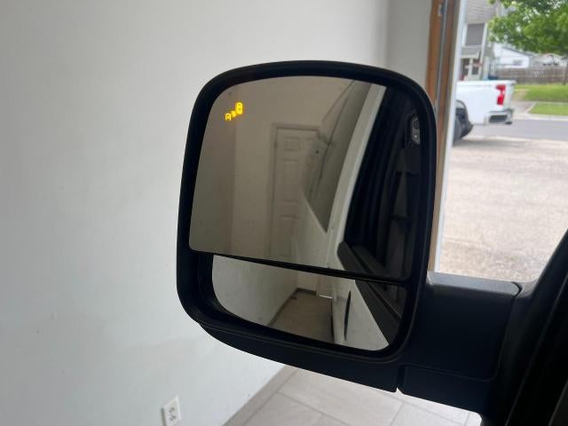2025 Chevrolet Express Passenger 1LT