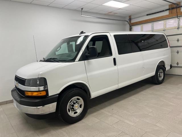 2025 Chevrolet Express Passenger 1LT