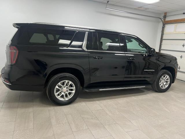 2025 Chevrolet Suburban LT