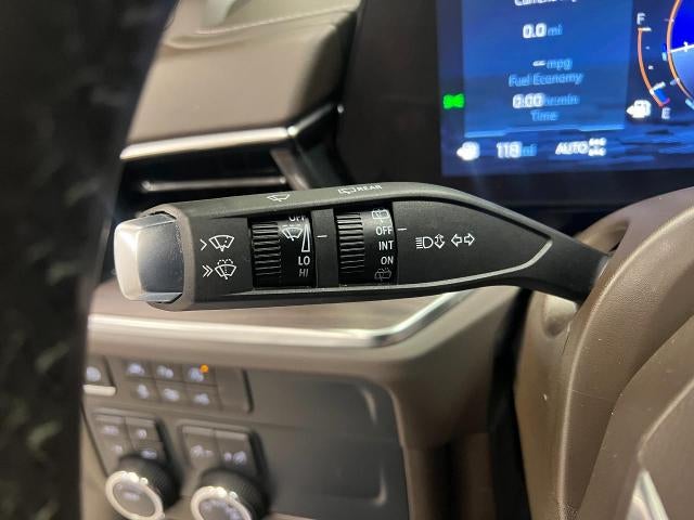 2025 Chevrolet Suburban LT