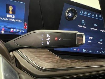 2025 Chevrolet Suburban LT