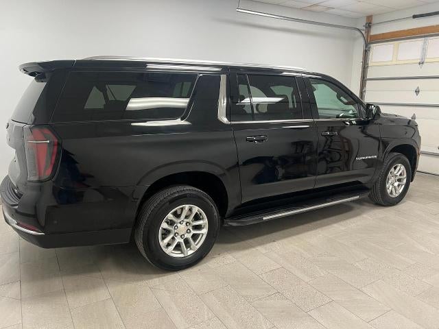 2025 Chevrolet Suburban LT