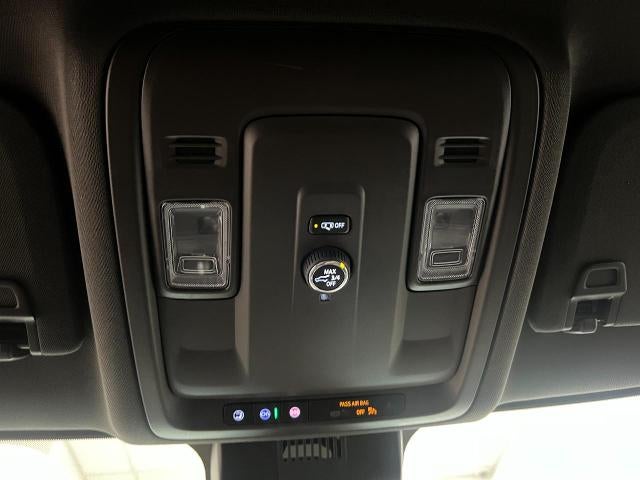 2025 Chevrolet Suburban LT