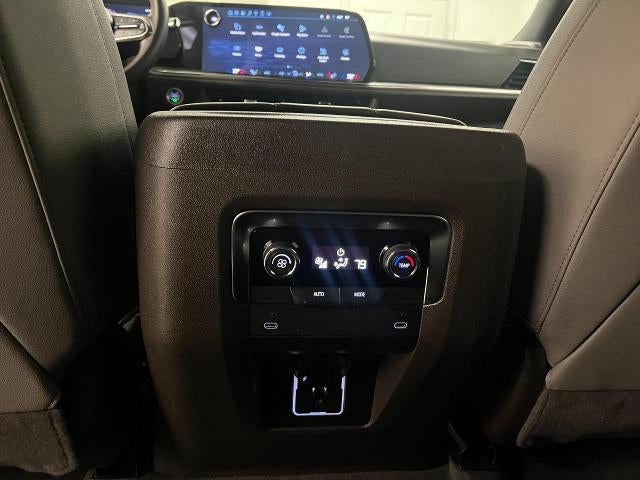 2025 Chevrolet Suburban LT