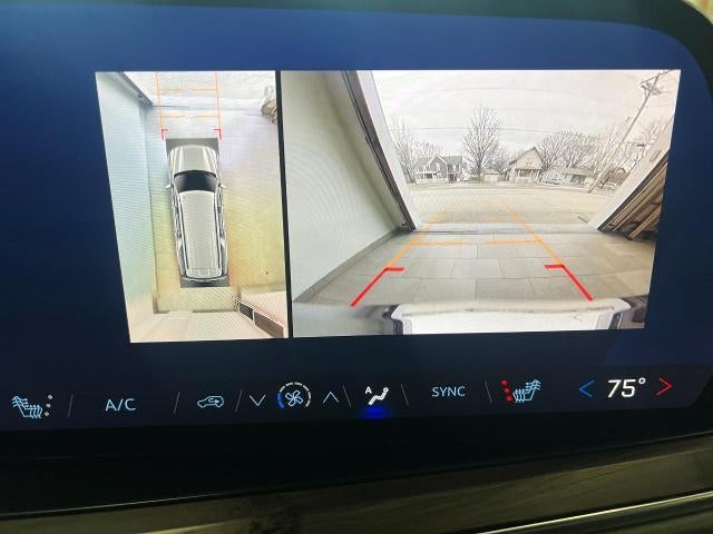 2025 Chevrolet Suburban LT