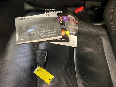 2025 GMC Sierra 1500 SLT