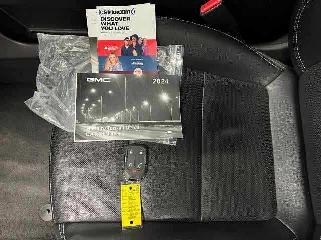 2024 GMC Terrain SLT