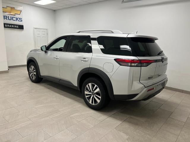 2025 Nissan Pathfinder SL