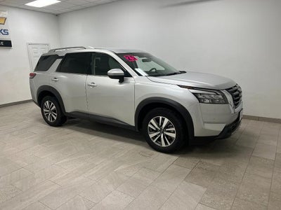 2025 Nissan Pathfinder SL