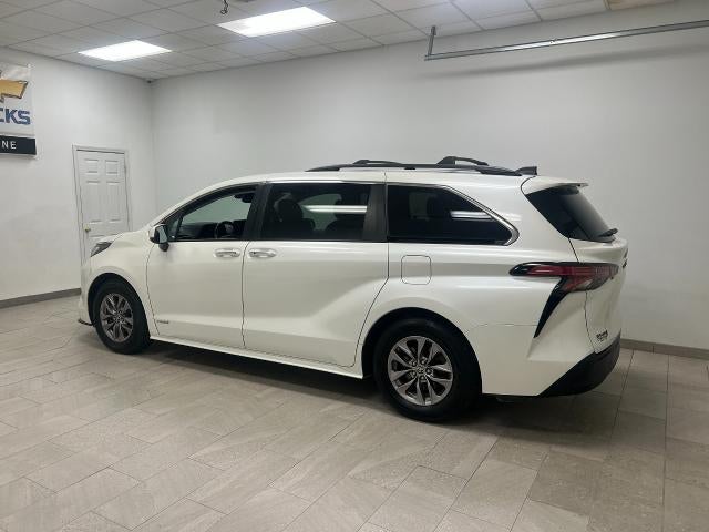 2021 Toyota Sienna XLE
