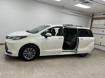 2021 Toyota Sienna XLE