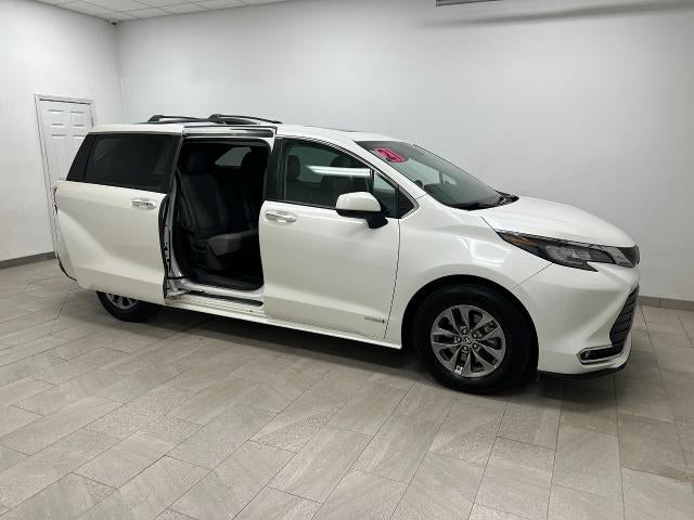 2021 Toyota Sienna XLE