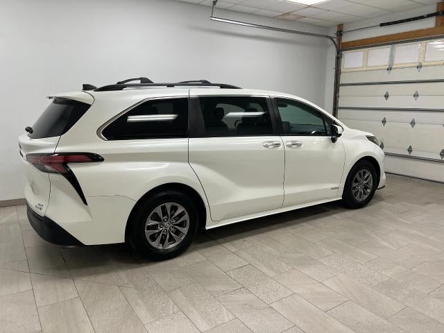 2021 Toyota Sienna XLE