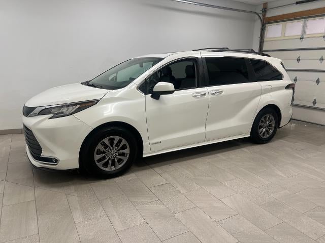 2021 Toyota Sienna XLE