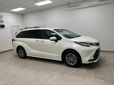 2021 Toyota Sienna XLE