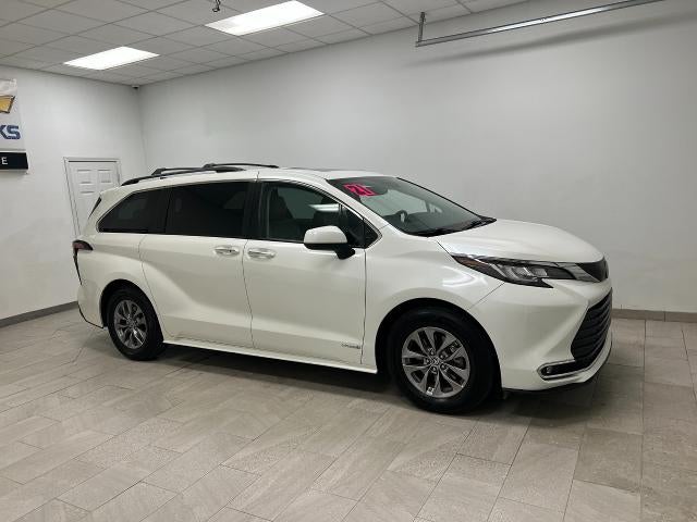 2021 Toyota Sienna XLE