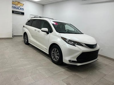 2021 Toyota Sienna XLE