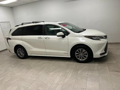 2021 Toyota Sienna XLE