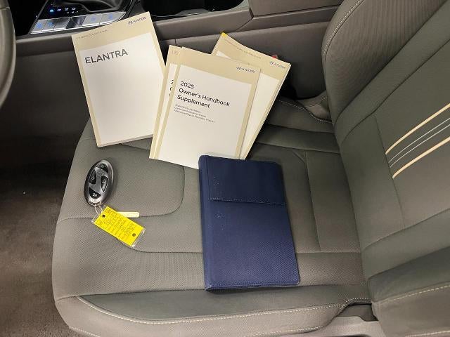 2025 Hyundai Elantra SEL Convenience