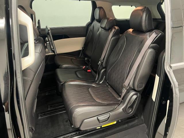 2024 Kia Carnival SX